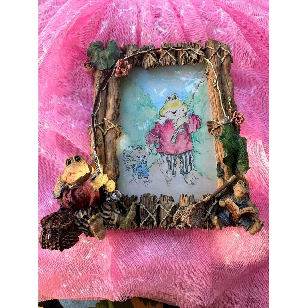 Boyds Bears and Friends Frogmorton and Tad Fly Fishing 3D Resin Picture Frame